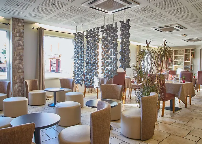 Le Place Neuve מלון Brullioles