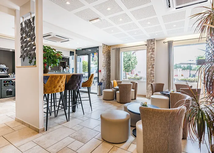 Le Place Neuve מלון 3*