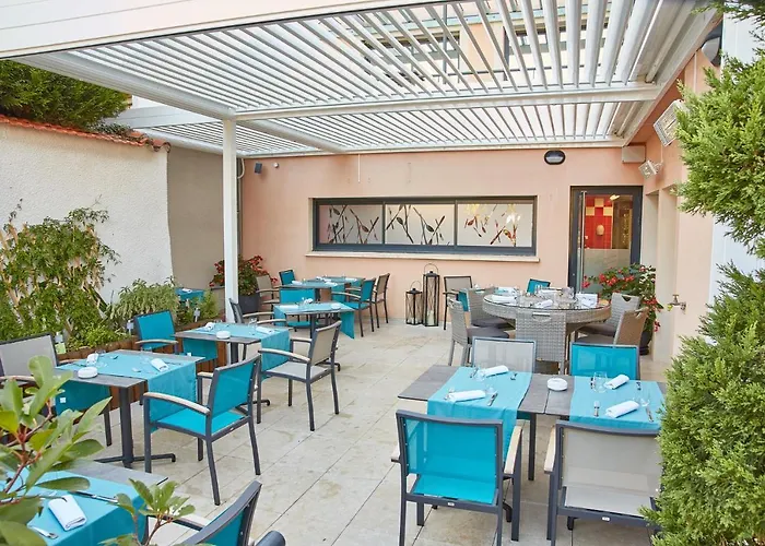 Le Place Neuve 3* Brullioles