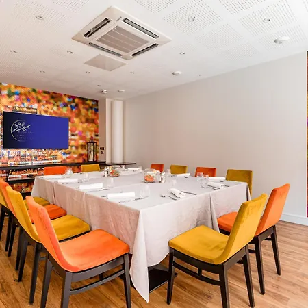 Le Place Neuve 3* Brullioles
