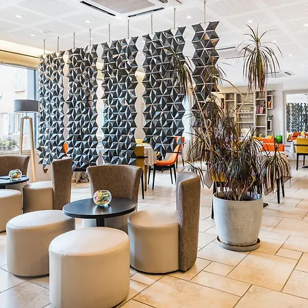 Le Place Neuve Hotel 3*