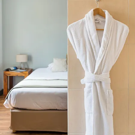Le Place Neuve Hotel