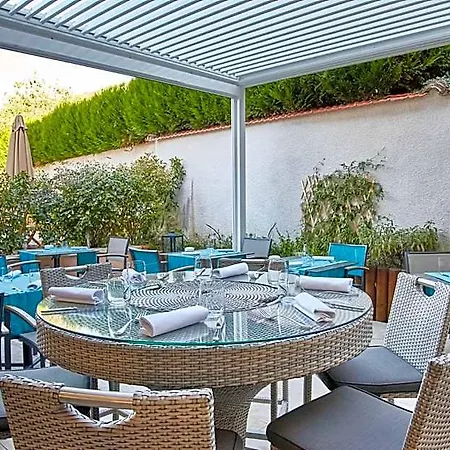 Le Place Neuve 3* Brullioles