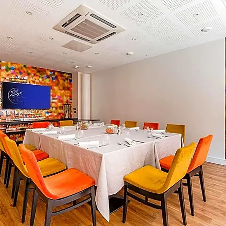 Le Place Neuve Hotel