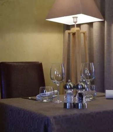 Le Place Neuve Hotel 3*