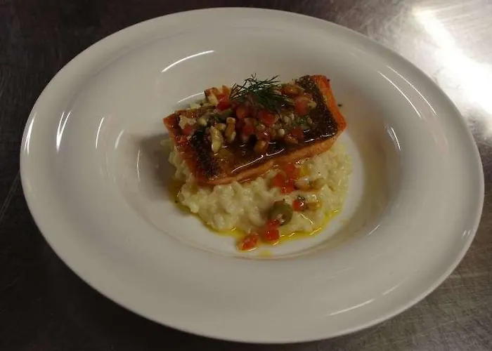 Le Place Neuve Hotel 3*