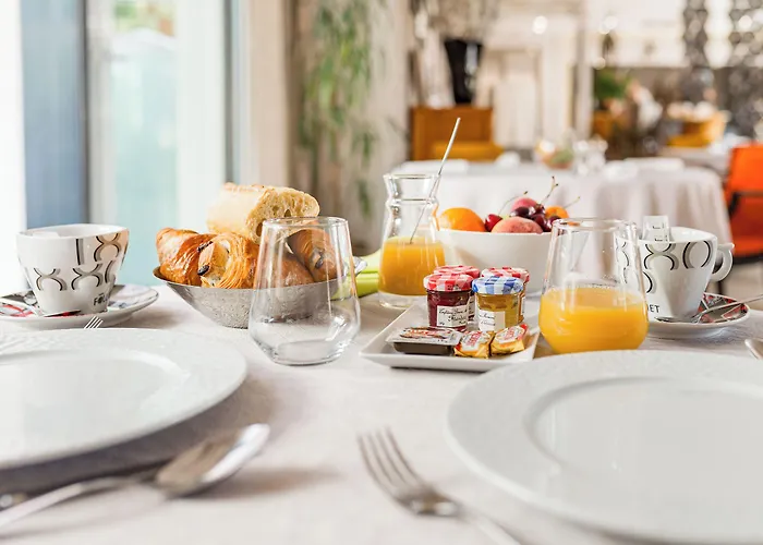 Hotel Le Place Neuve 3*